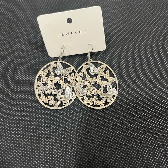 🛍️ 4 for $20 🛍️ Elegant Stainless Butterfly Earrings - Picture 4 of 5